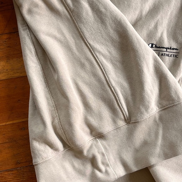 Vintage Champion Sweatshirt - Picture 4 of 11